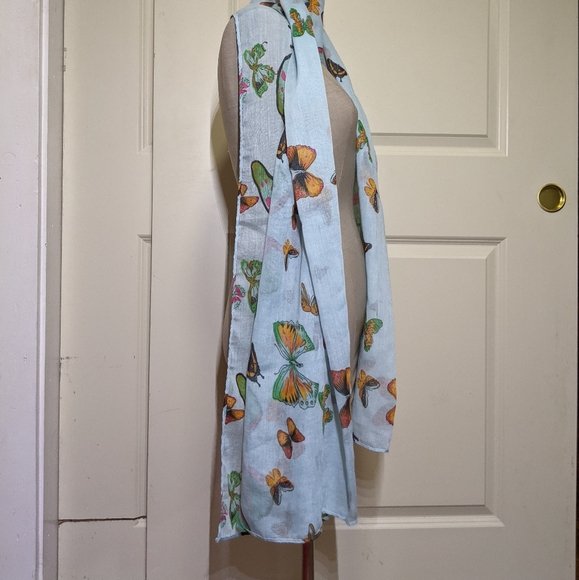 Butterfly Scarf - Picture 2 of 4